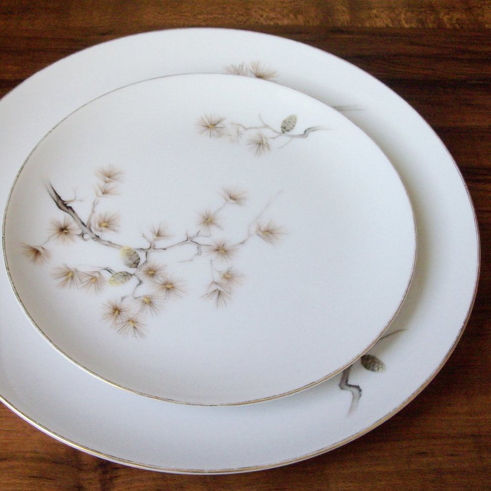 Wentworth dinner/bread plates (#EV418)